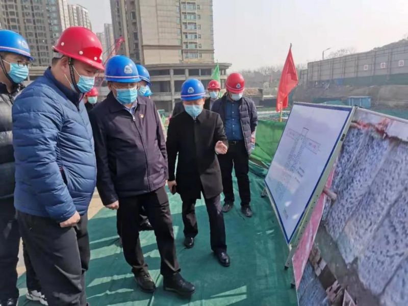 市委常委、市政府党组成员魏建平调研左掖门游园停车场项目建设工作